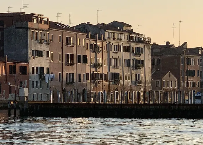 Harry's Canal View アパート *