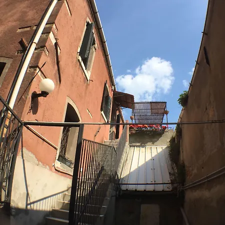 Harry's Canal View Appartement