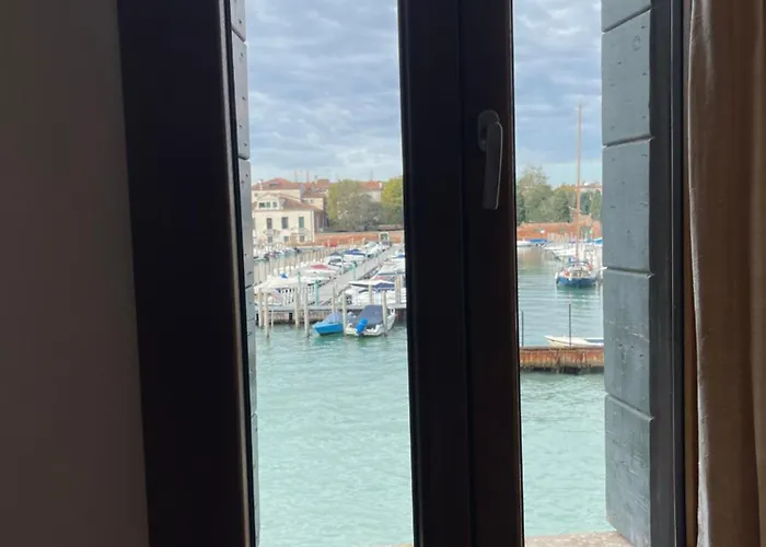Harry's Canal View 公寓