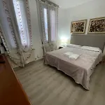 Harry's Canal View Апартаменты