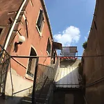 Harry's Canal View Апартаменты