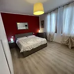 Апартаменты Harry's Canal View *