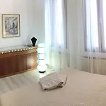 Harry's Canal View Апартаменты *