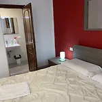 Апартаменты Harry's Canal View